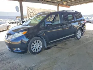 Toyota Sienna 3.5L 6 2011