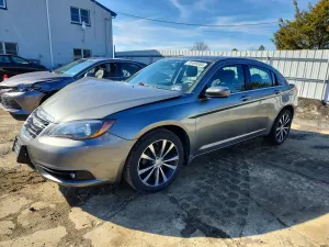 Chrysler 200 2.4L 4 2013
