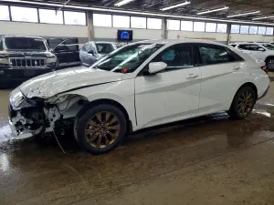 Hyundai Elantra 2.0L 4 2025