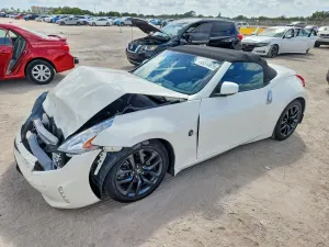 Nissan 370z 3.7L 6 2017