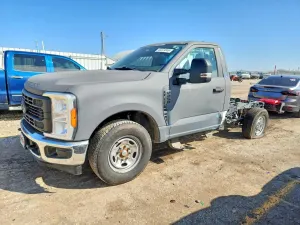Ford F-250 6.8L 8 2023