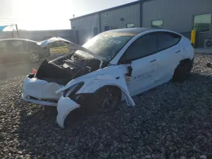 Tesla Model Y 2025