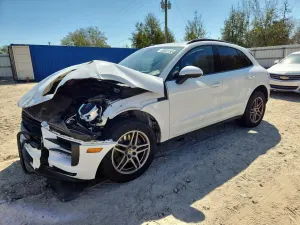 Porsche Macan 2.0L 4 2020