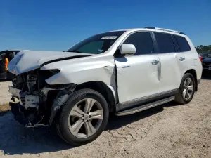 Toyota Highlander 3.5L 6 2013