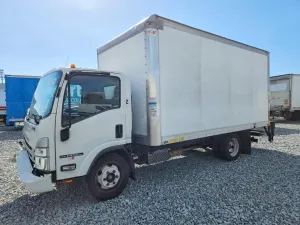 Isuzu NPR 6.6L 8 2023