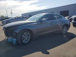 Infiniti Q50 3.7L 6 2015
