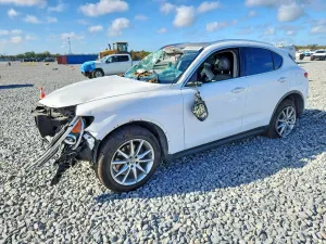 Alfa Romeo Stelvio 2.0L 4 2019