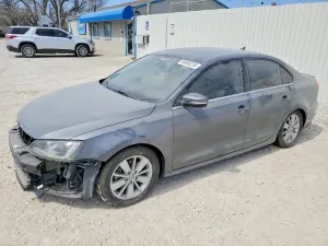 Volkswagen Jetta 1.8L 4 2015