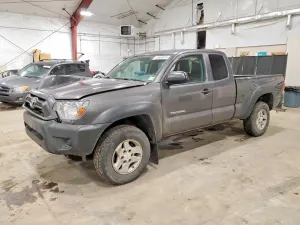 Toyota Tacoma 2.7L 4 2015