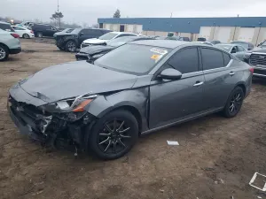 Nissan Altima 2.5L 4 2019