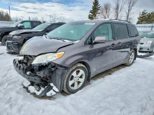 Toyota Sienna 3.5L 6 2014