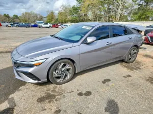 Hyundai Elantra 2.0L 4 2025