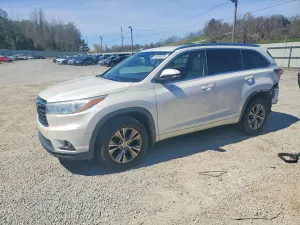 Toyota Highlander 3.5L 6 2015