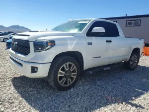 Toyota Tundra 5.7L 8 2020