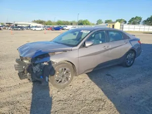 Hyundai Elantra 2.0L 4 2024