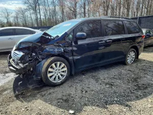 Toyota Sienna 3.5L 6 2017