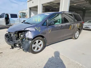 Toyota Sienna 3.5L 6 2011