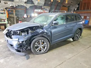 Toyota Highlander 3.5L 6 2016