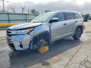 Toyota Highlander 3.5L 6 2017