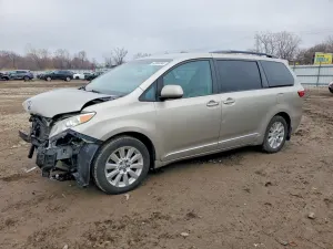 Toyota Sienna 3.5L 6 2015