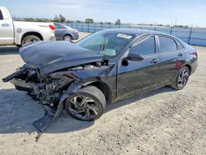 Hyundai Elantra 2.0L 4 2025
