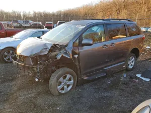 Toyota Sienna 3.5L 6 2019