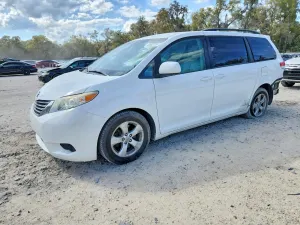 Toyota Sienna 3.5L 6 2012