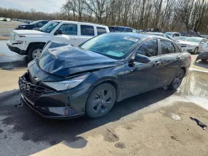 Hyundai Elantra 2.0L 4 2021