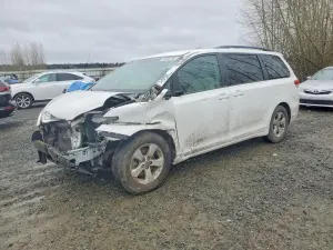 Toyota Sienna 3.5L 6 2014