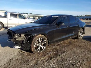 Volvo S60 2.0L 4 2025