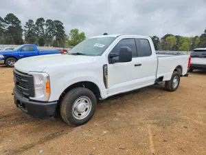 Ford F-250 6.8L 8 2023