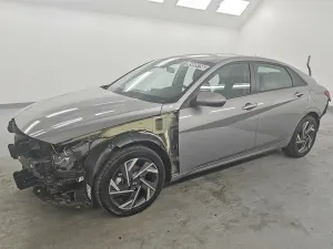 Hyundai Elantra 2.0L 4 2025