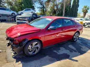 Hyundai Elantra 2.0L 4 2025