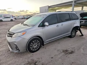 Toyota Sienna 3.5L 6 2020