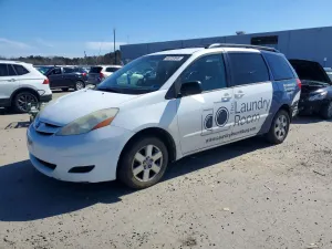 Toyota Sienna 3.5L 6 2010