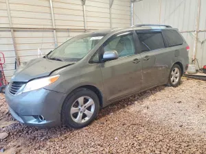 Toyota Sienna 3.5L 6 2011