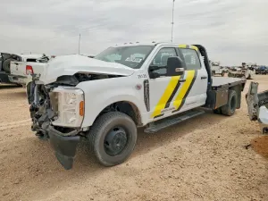 Ford F-350 6.7L 8 2025