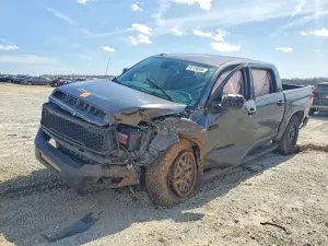 Toyota Tundra 5.7L 8 2018