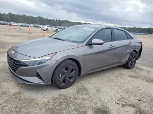 Hyundai Elantra 2.0L 4 2023