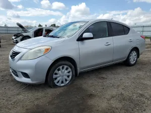 Nissan Versa S 1.6L 4 2014