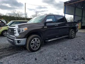 Toyota Tundra 5.7L 8 2020