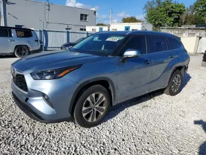 Toyota Highlander 2.4L 4 2023