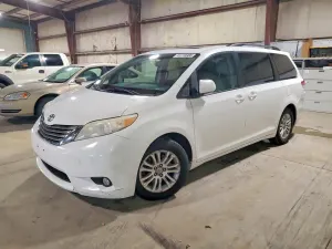 Toyota Sienna 3.5L 6 2011