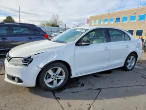 Volkswagen Jetta 2.0L 4 2012