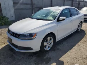 Volkswagen Jetta 2.0L 4 2014