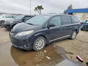 Toyota Sienna 3.5L 6 2013
