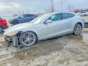 Tesla Model S 2015