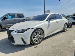 Lexus IS 2.0L 4 2021
