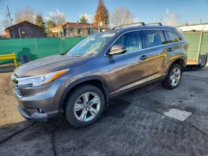 Toyota Highlander 3.5L 6 2016