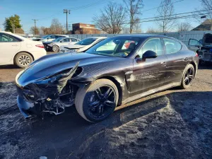Porsche Panamera 3.6L 6 2012